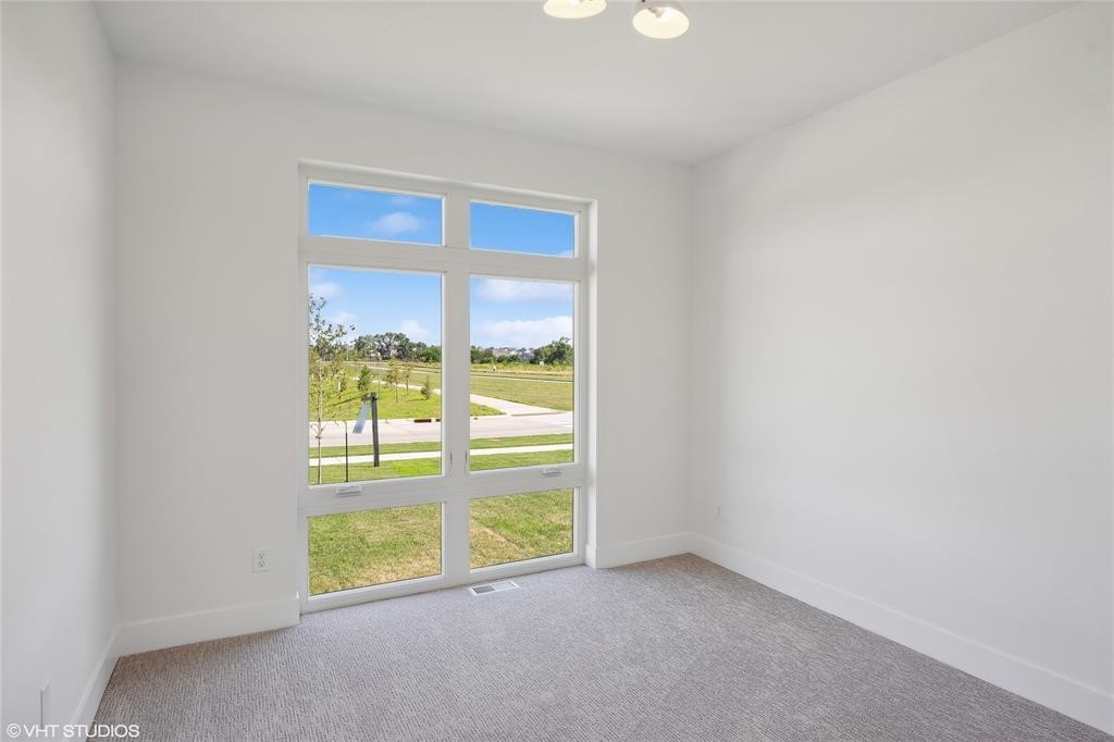 810 NW Prairie Rose Lane