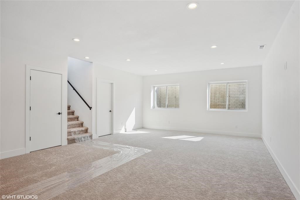 810 NW Prairie Rose Lane