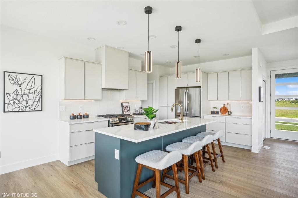 810 NW Prairie Rose Lane