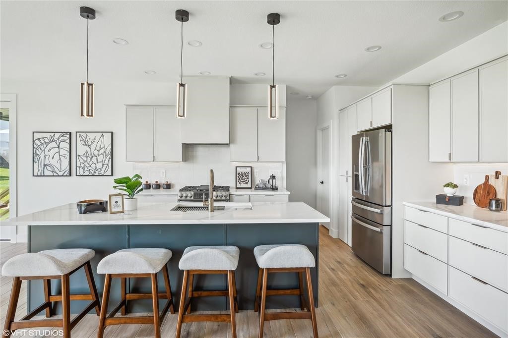 810 NW Prairie Rose Lane