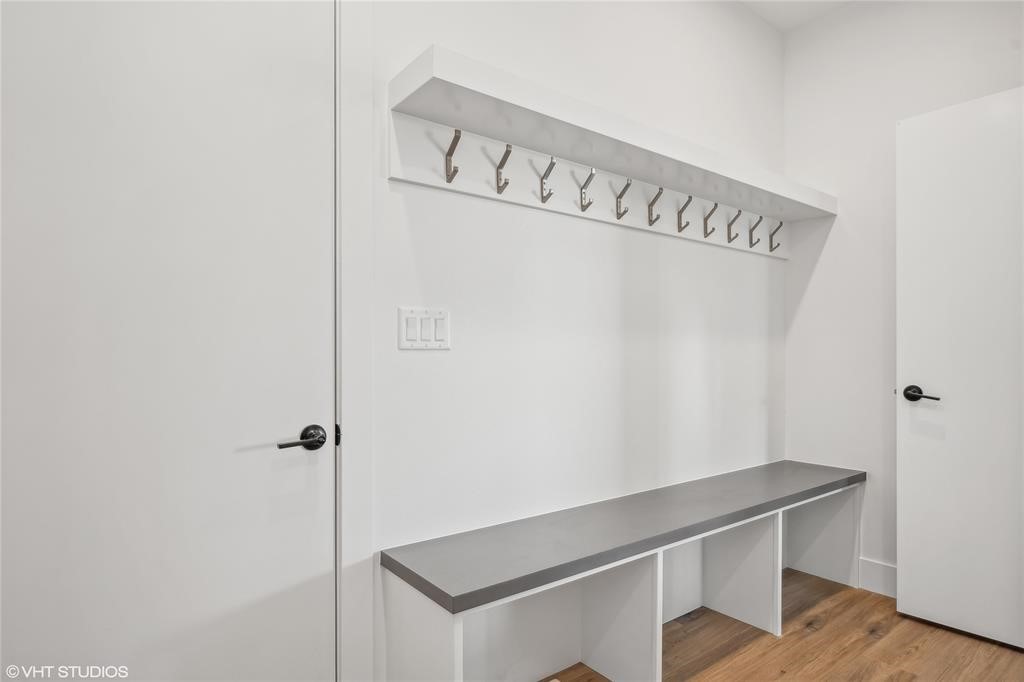 810 NW Prairie Rose Lane