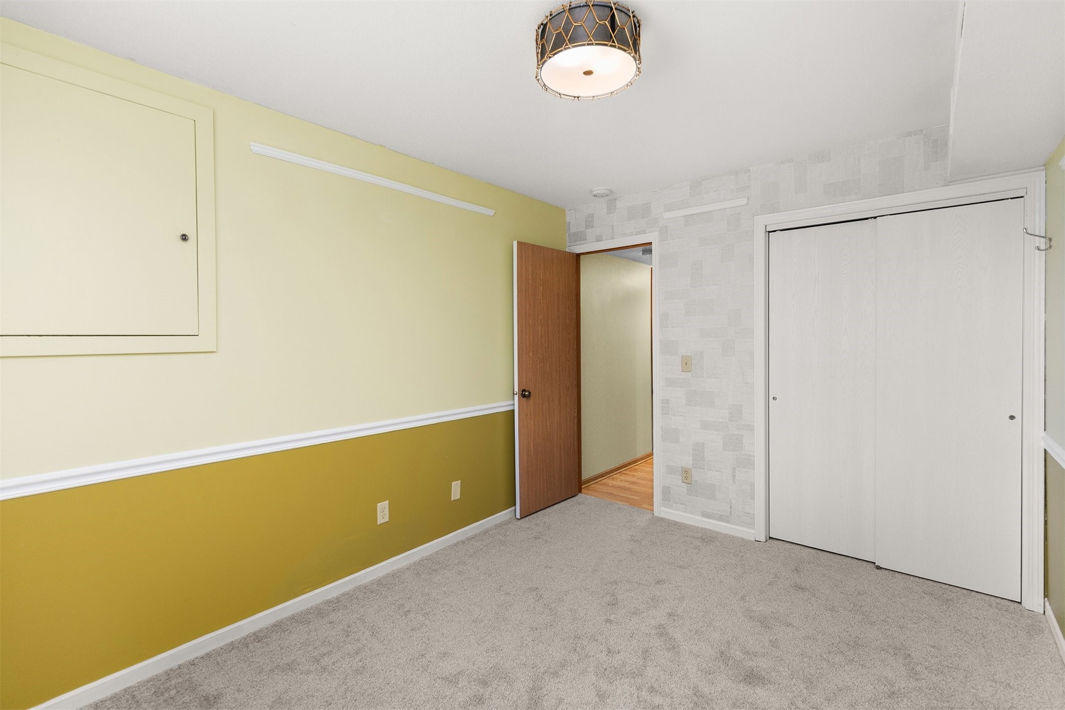7815 Douglas Avenue 109