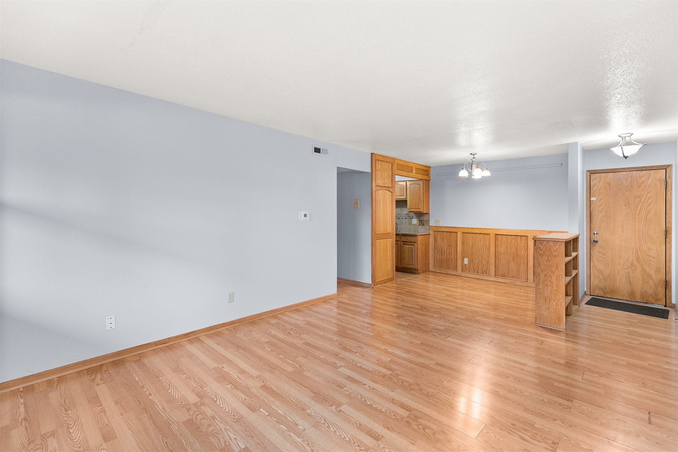 7815 Douglas Avenue 109