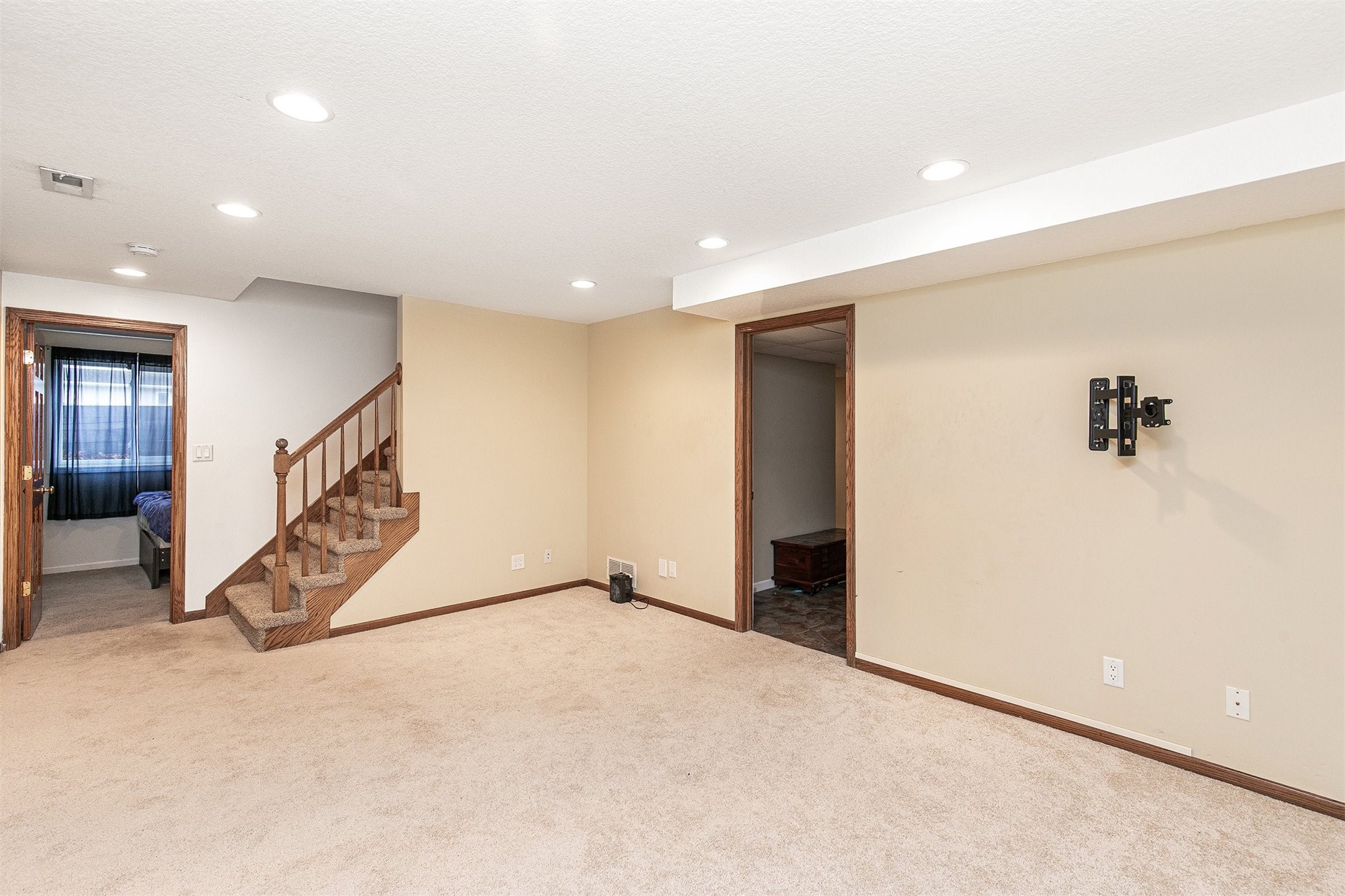 8455 Ridgeview Drive