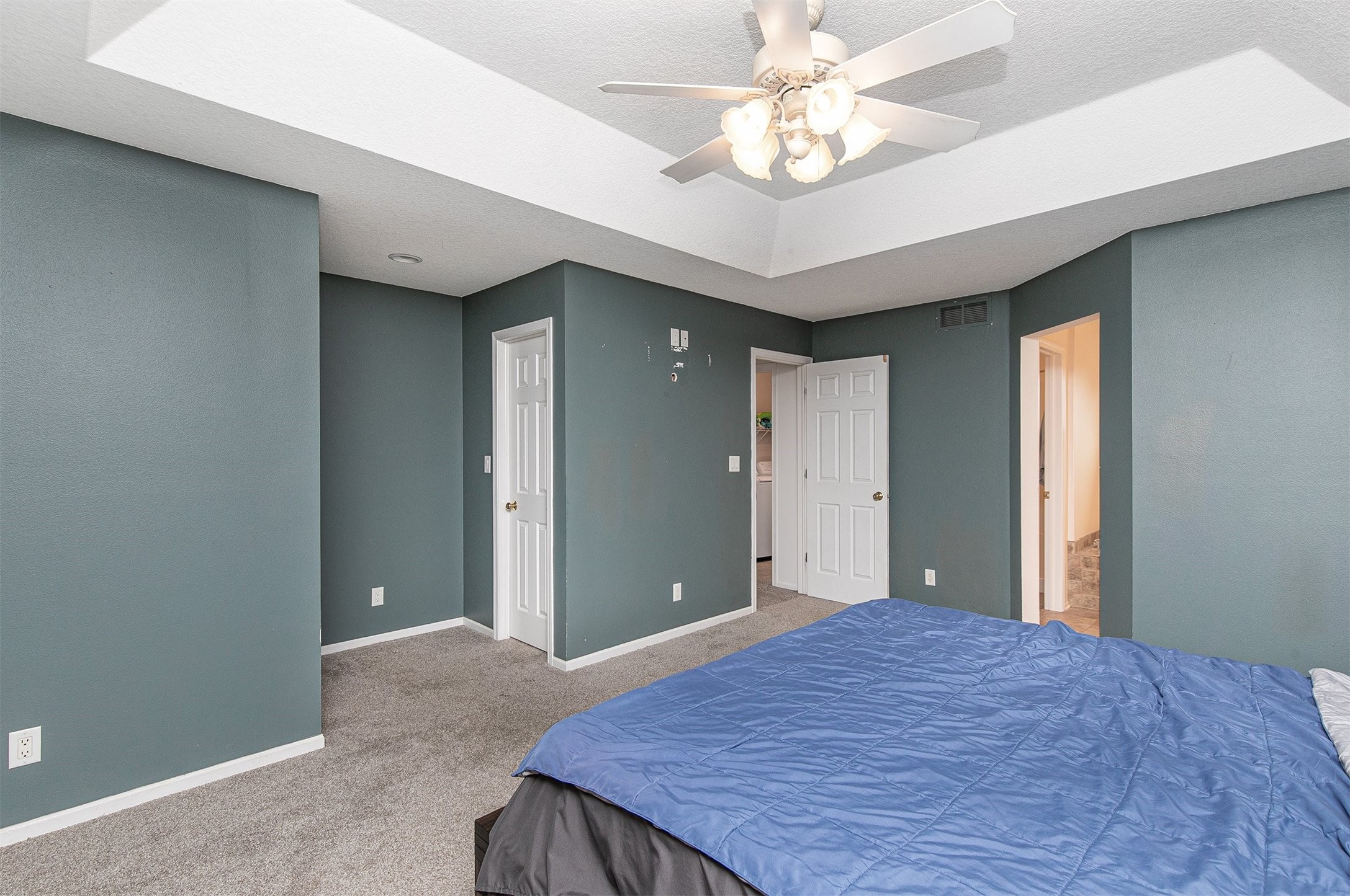 8455 Ridgeview Drive