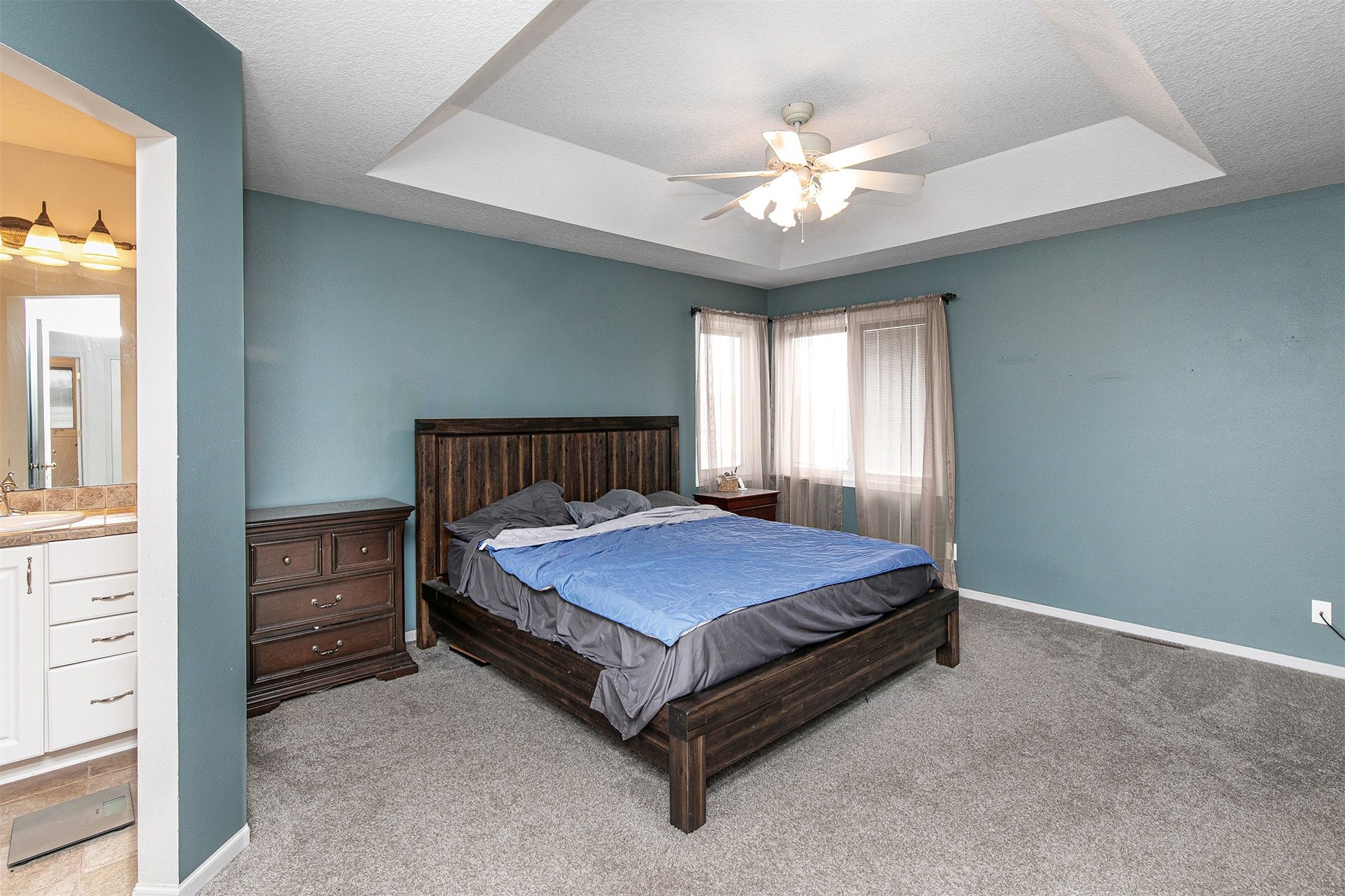 8455 Ridgeview Drive