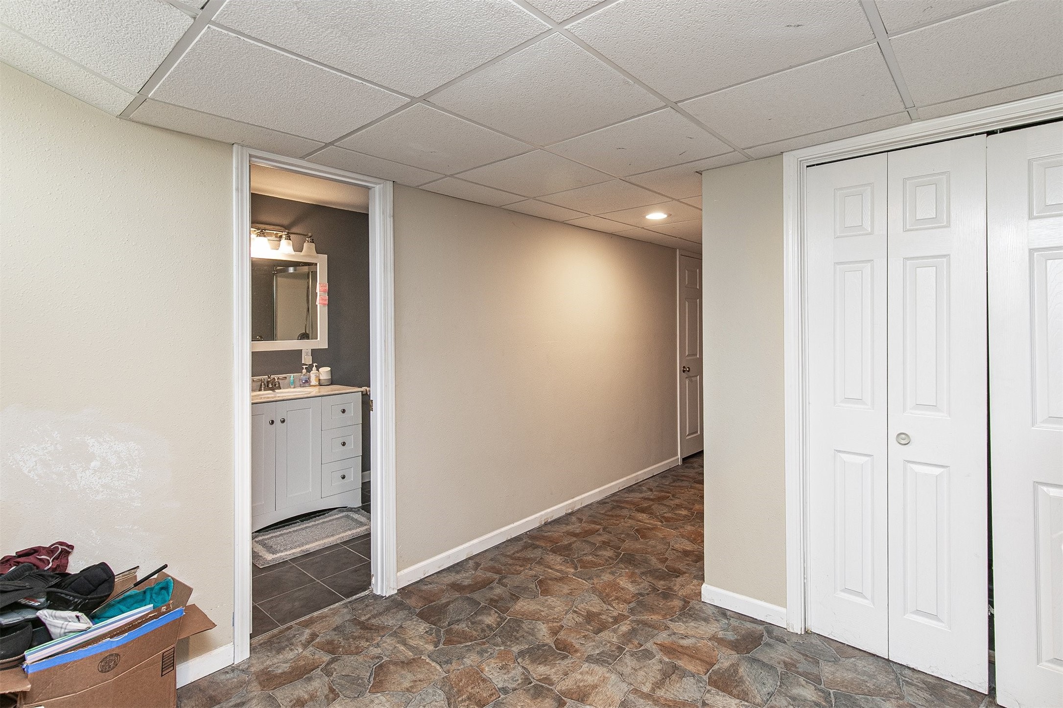 8455 Ridgeview Drive