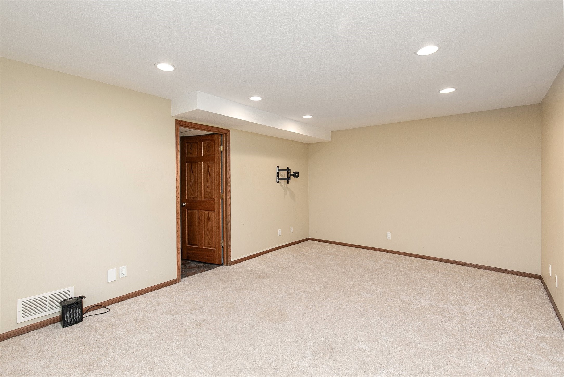 8455 Ridgeview Drive