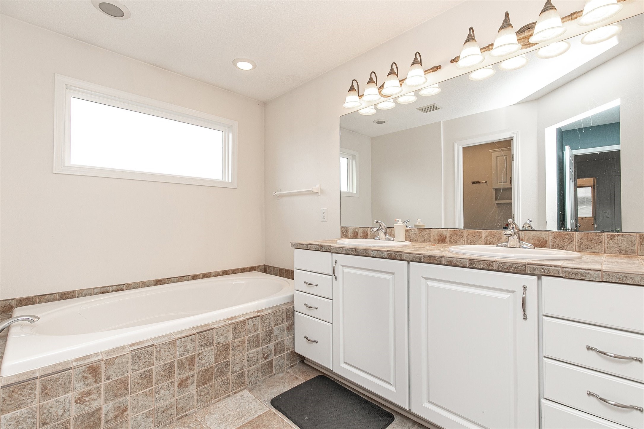 8455 Ridgeview Drive