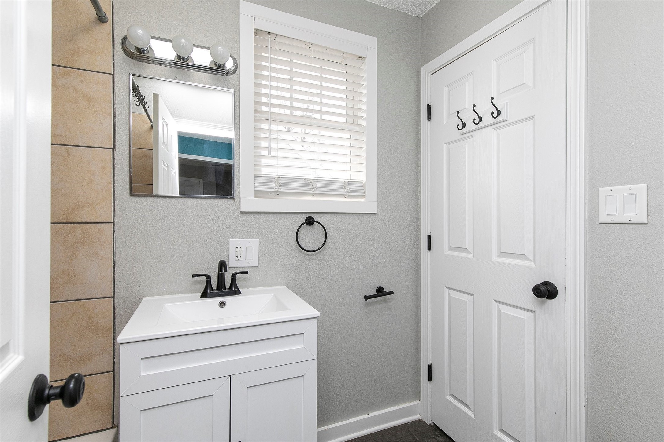 616 SW 60th Street