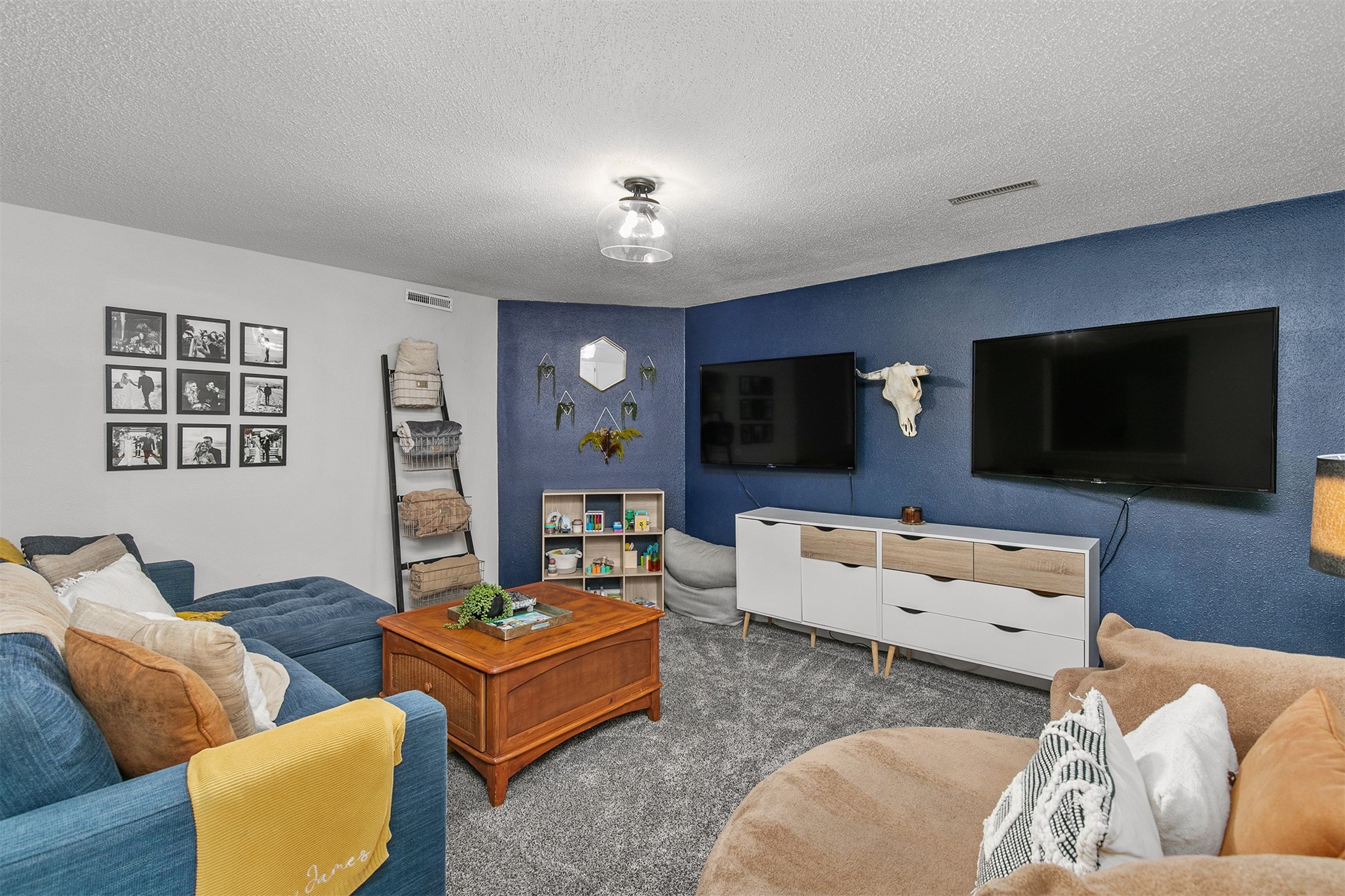 4670 Meadow Valley Drive