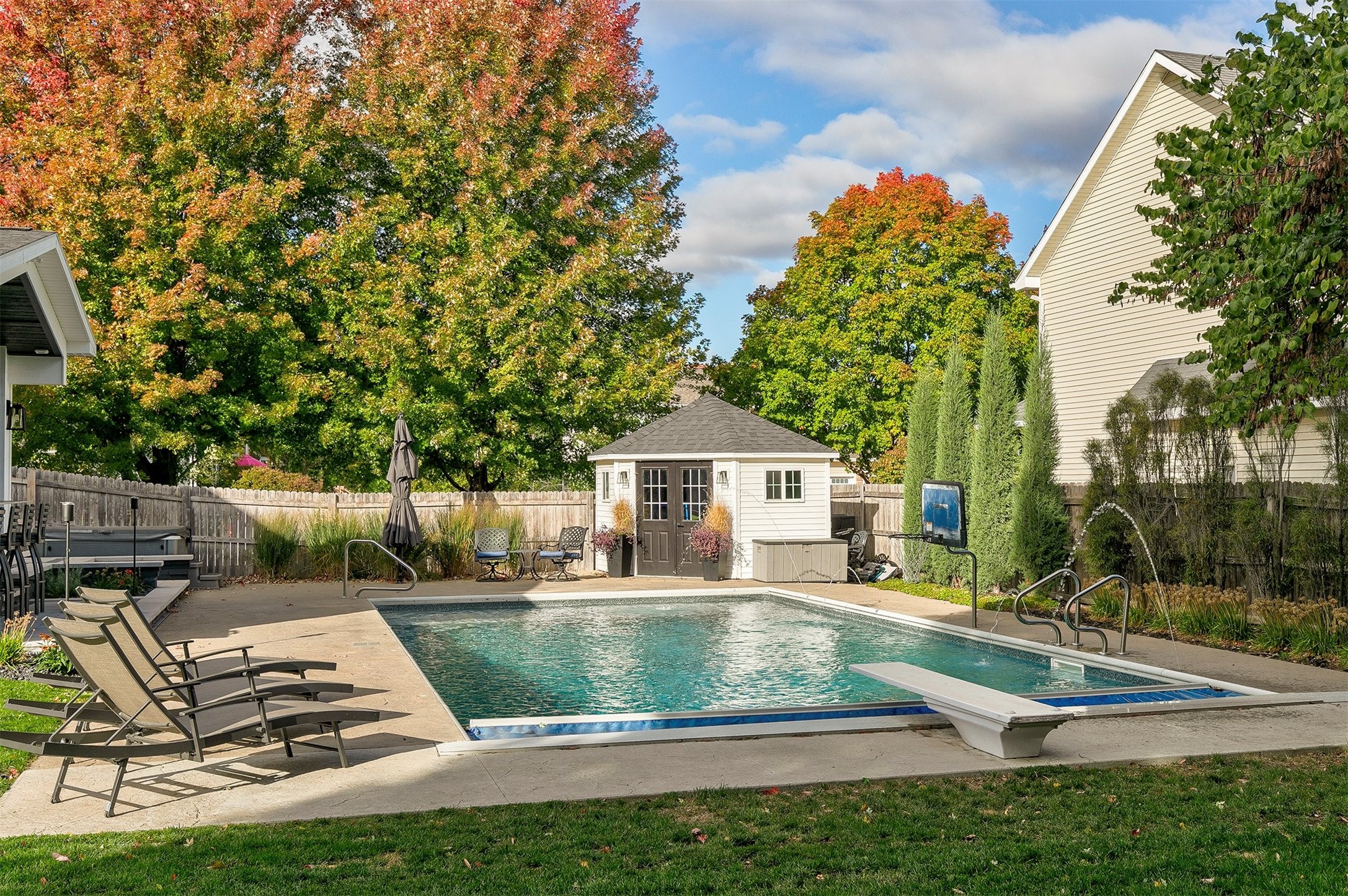 15899 Boston Parkway