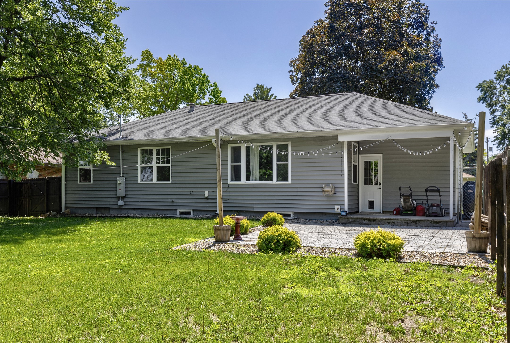 314 SE East Lawn Drive