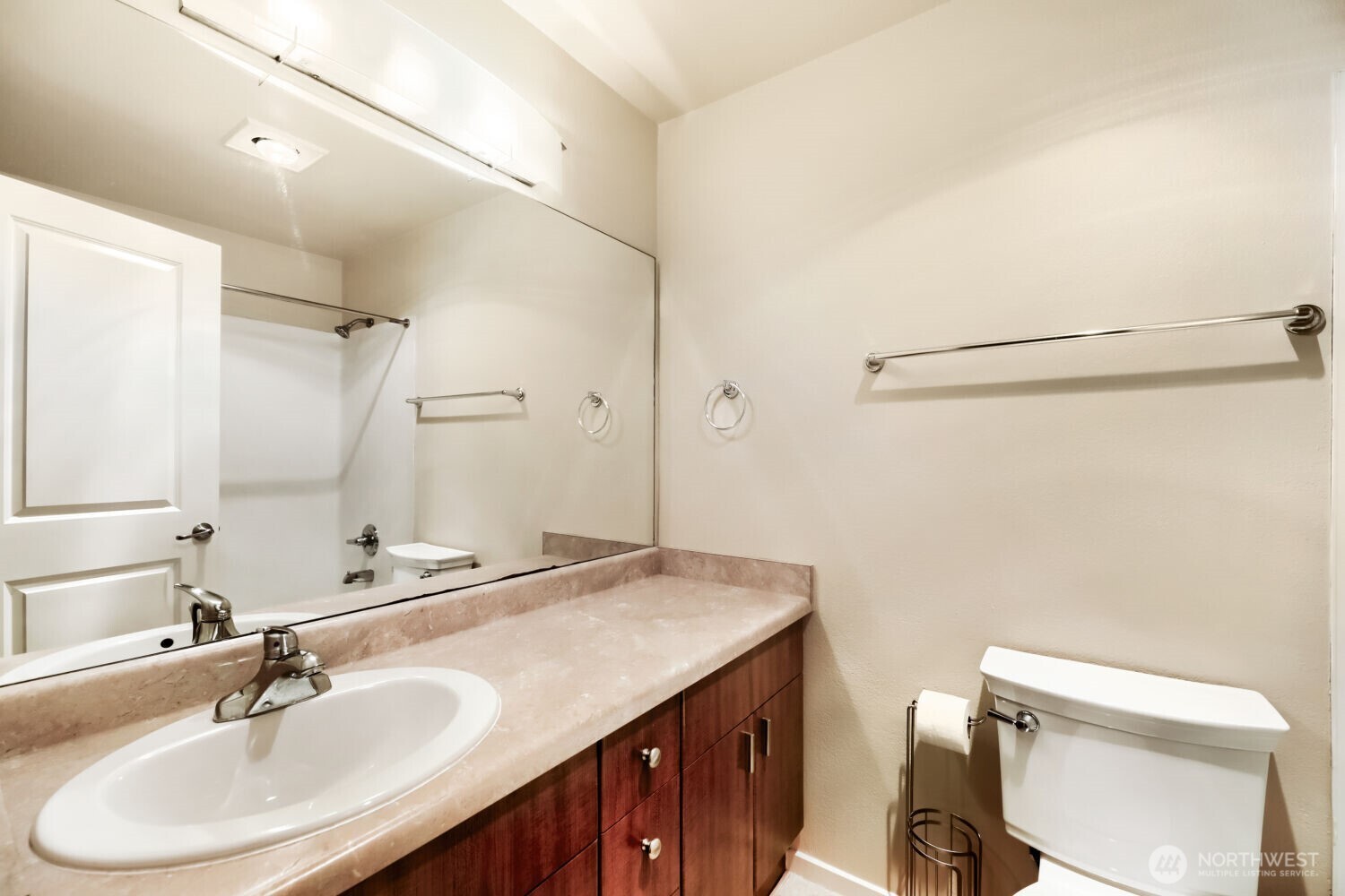 16101 BOTHELL EVERETT Highway Unit: D204