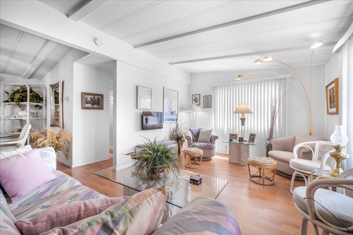 32857 Bloomfield AVE