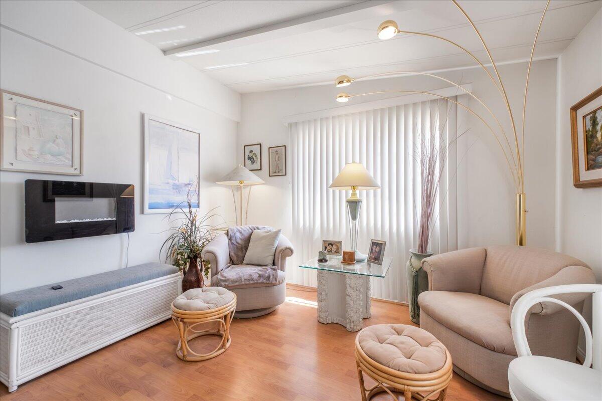 32857 Bloomfield AVE