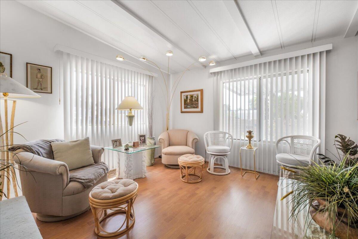 32857 Bloomfield AVE