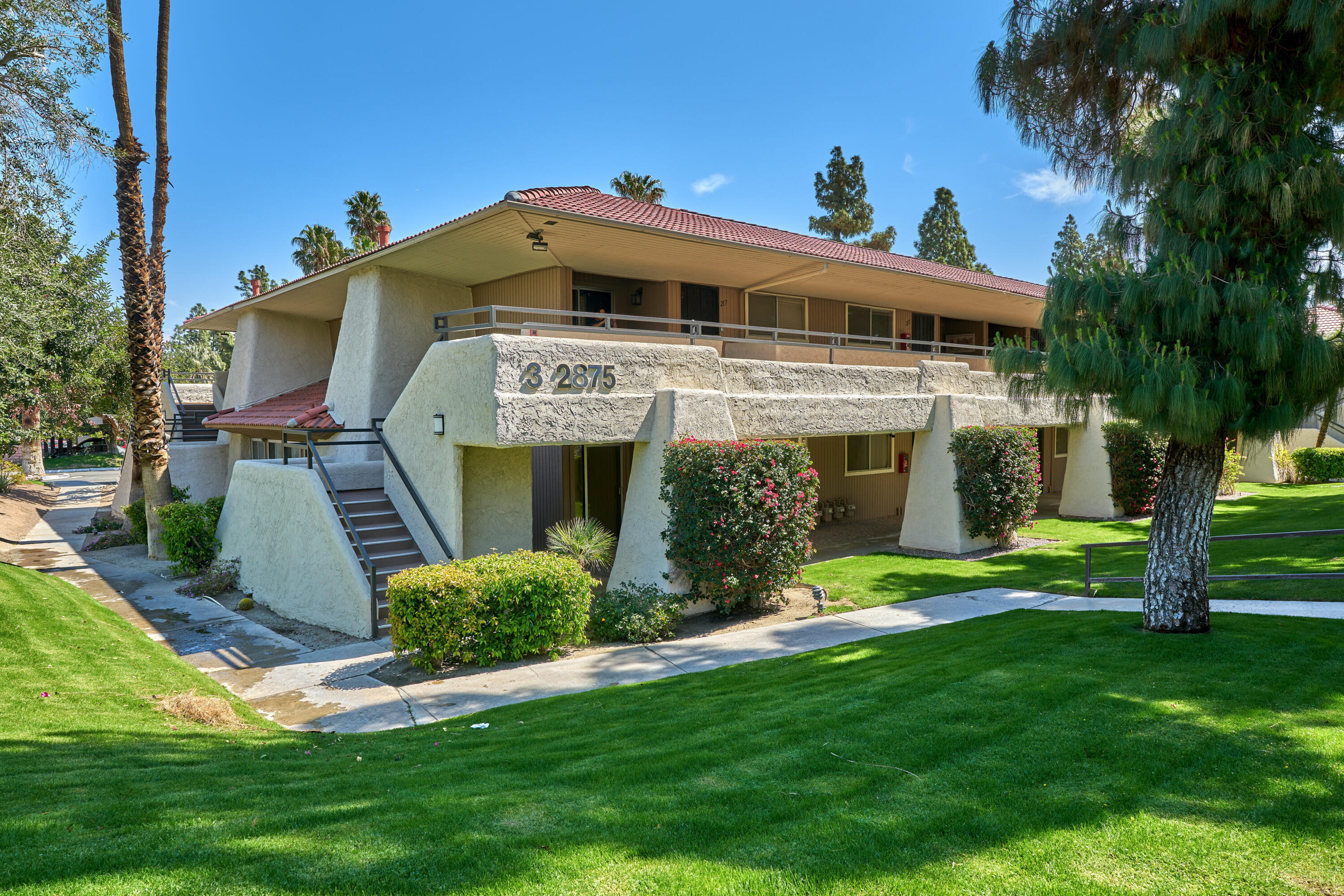 2875 N Los Felices RD Unit: 107