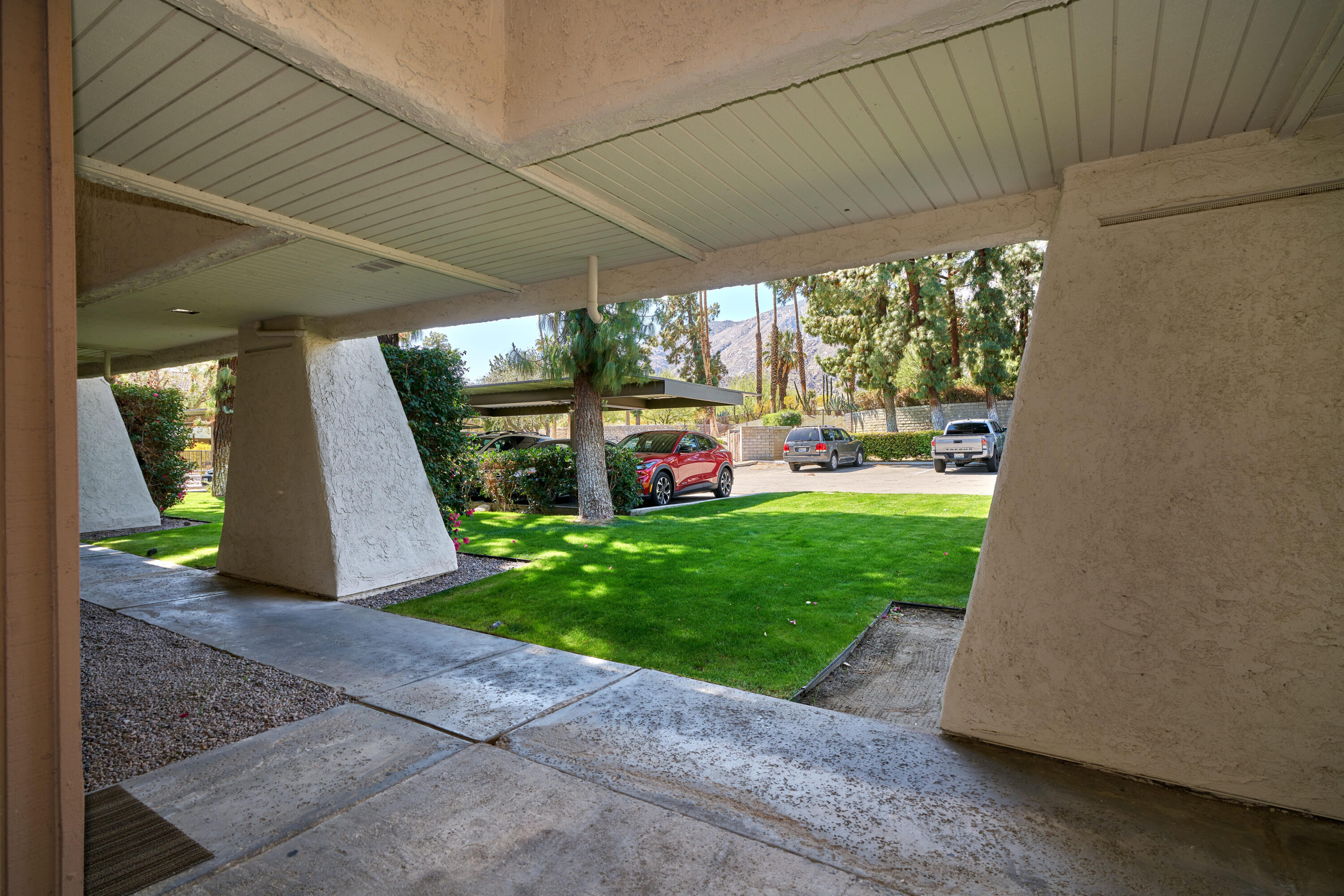 2875 N Los Felices RD Unit: 107