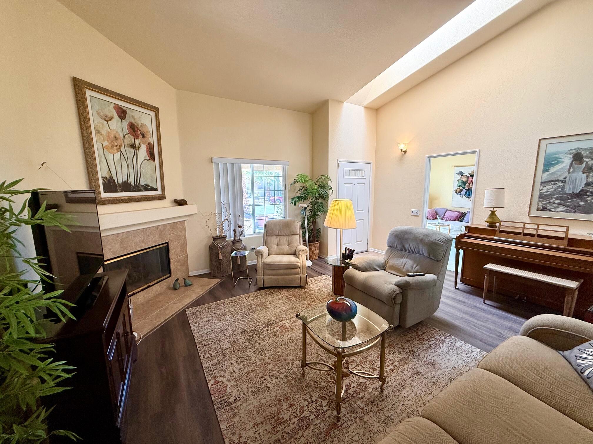 33853 Drifting Sands CIR