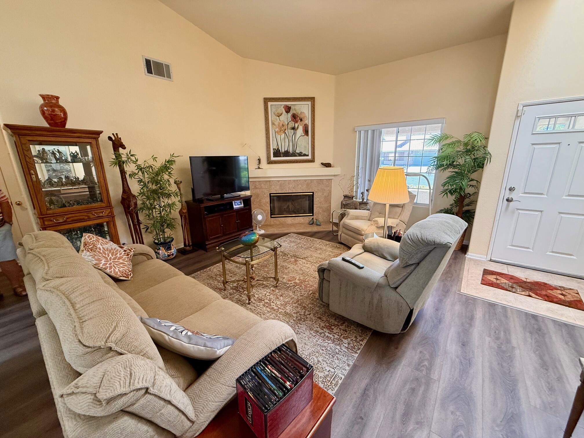 33853 Drifting Sands CIR