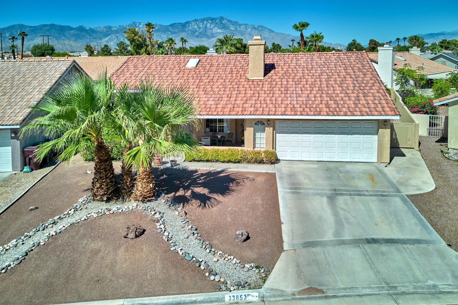 33853 Drifting Sands CIR