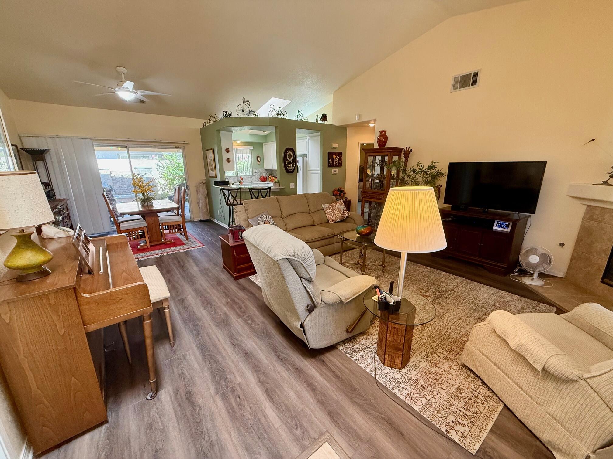 33853 Drifting Sands CIR