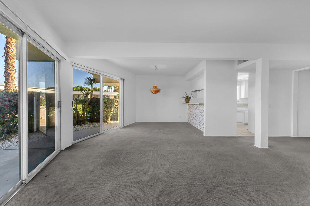 2033 E Ramon RD Unit: 7a