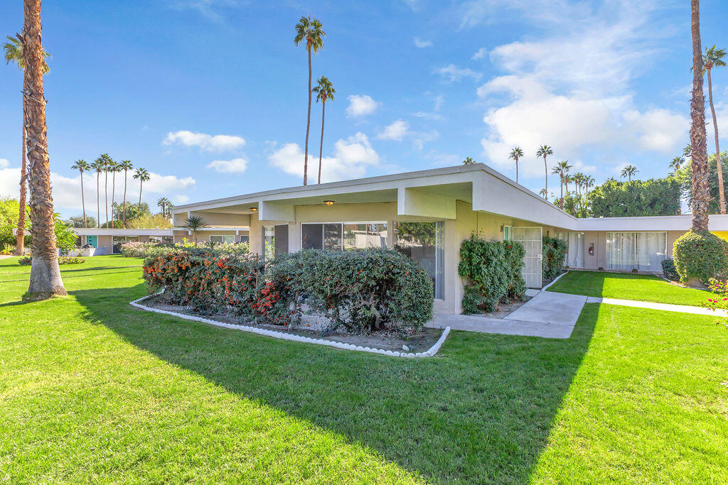 2033 E Ramon RD Unit: 7a