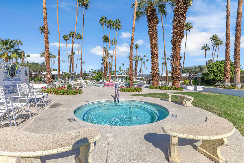 2033 E Ramon RD Unit: 7a