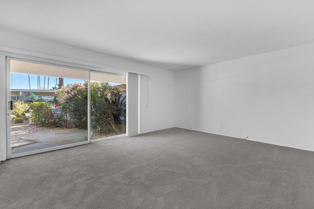 2033 E Ramon RD Unit: 7a