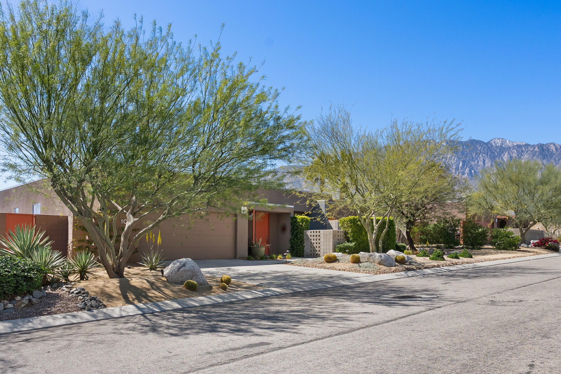 1069 Azure CT