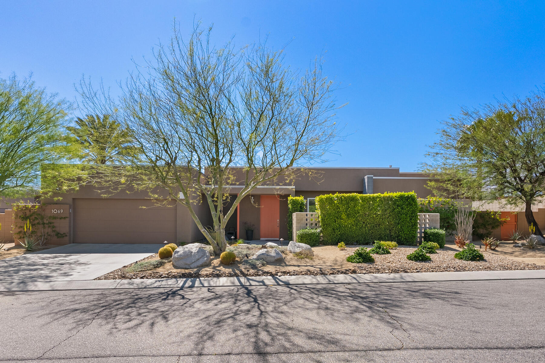 1069 Azure CT