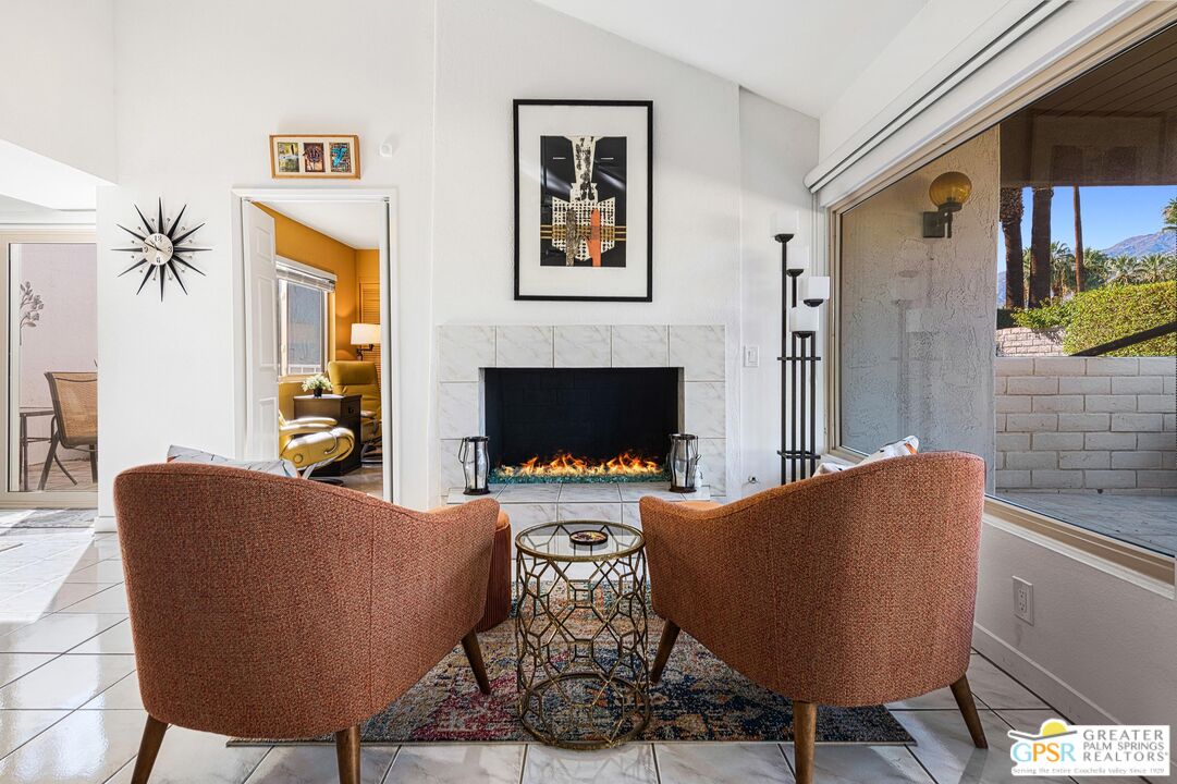 1719 Capri Cir
