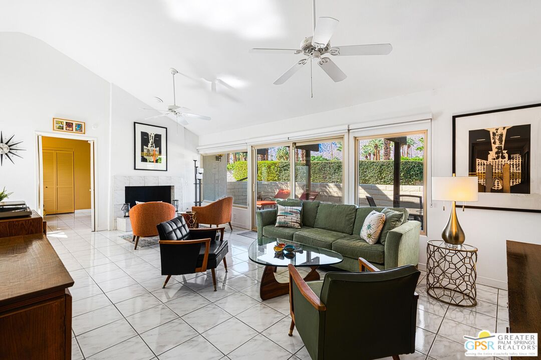 1719 Capri Cir