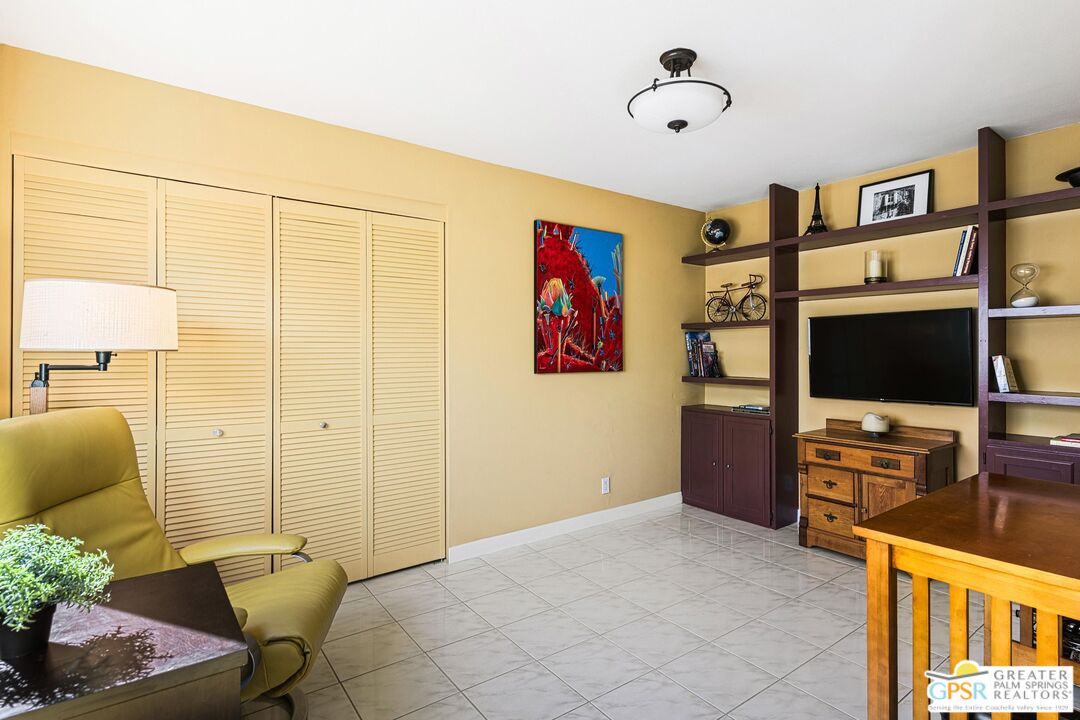 1719 Capri Cir
