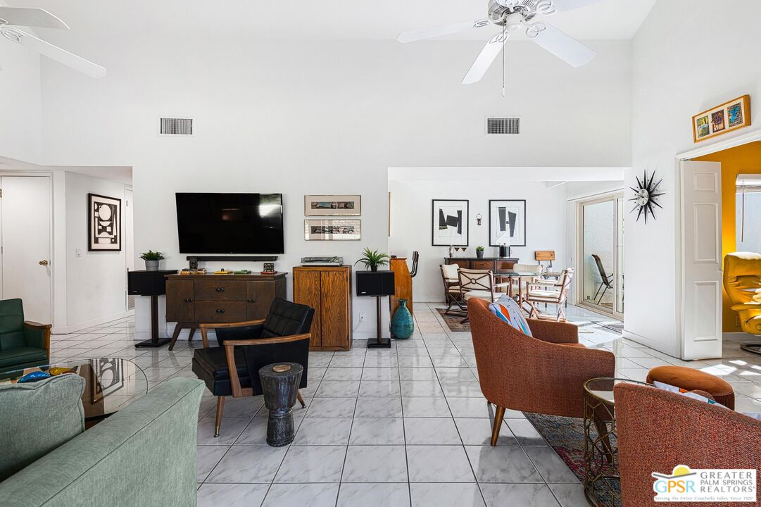 1719 Capri Cir