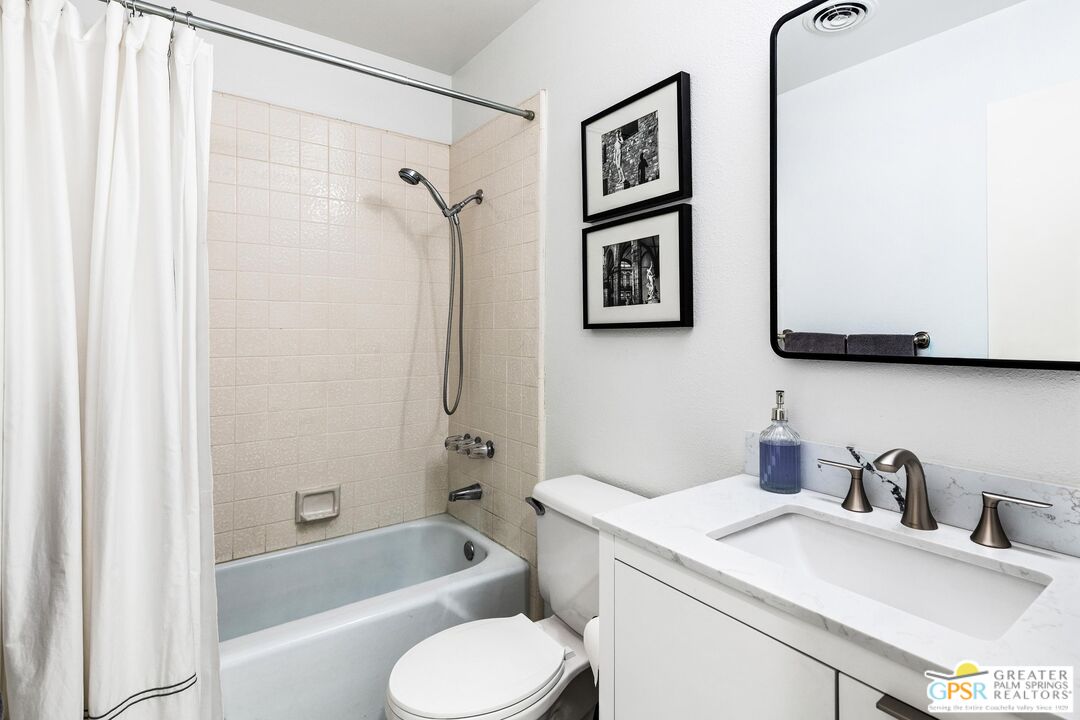 1719 Capri Cir