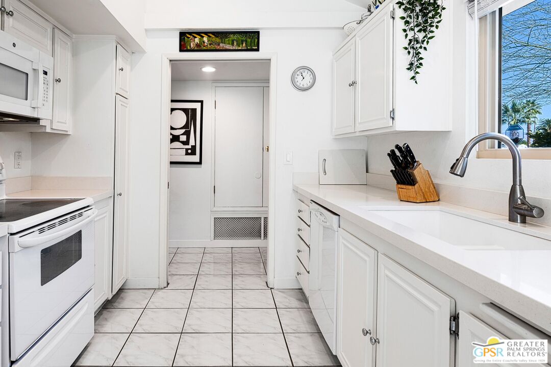 1719 Capri Cir