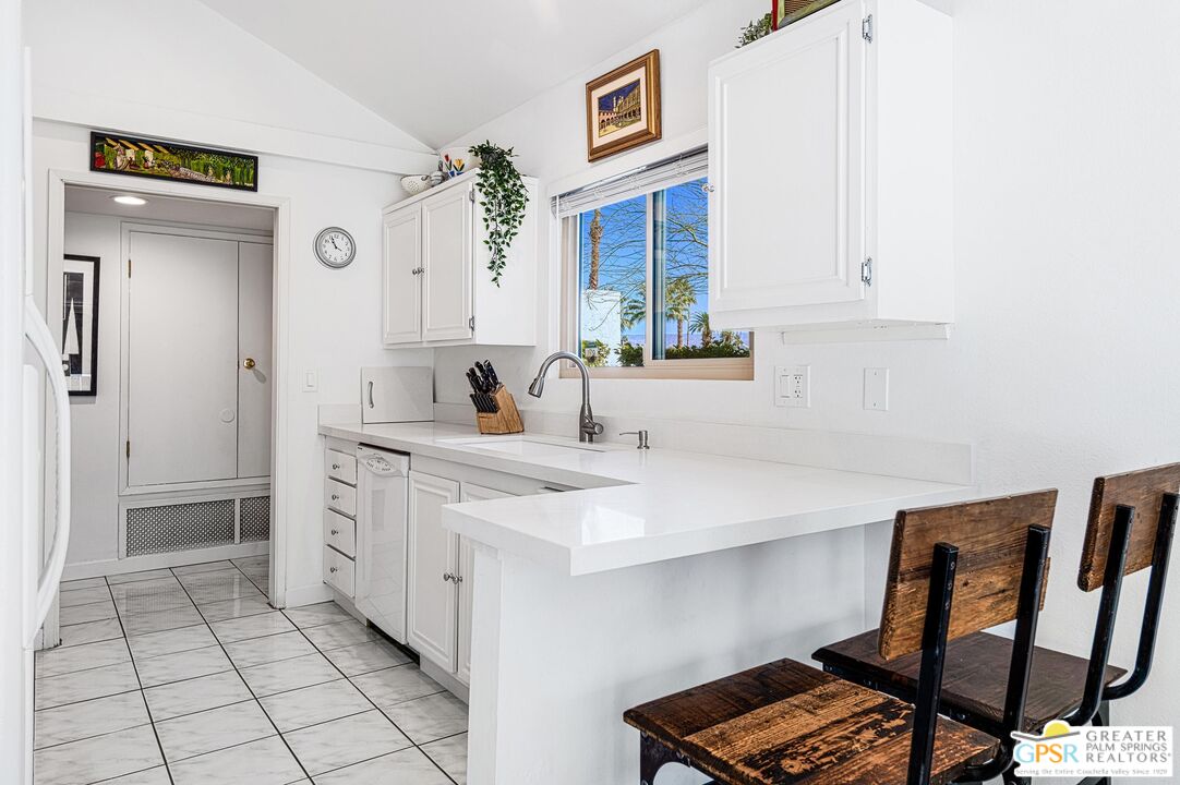 1719 Capri Cir