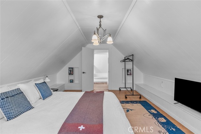 2157 Mariposa LN