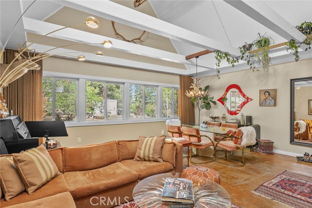 2157 Mariposa LN