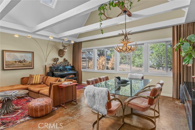 2157 Mariposa LN