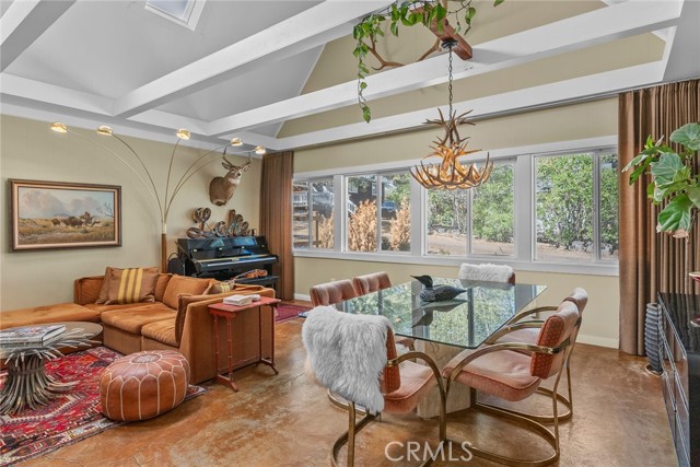 2157 Mariposa LN