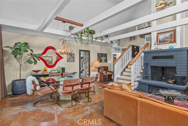 2157 Mariposa LN
