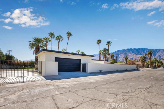 2890 N Farrell DR