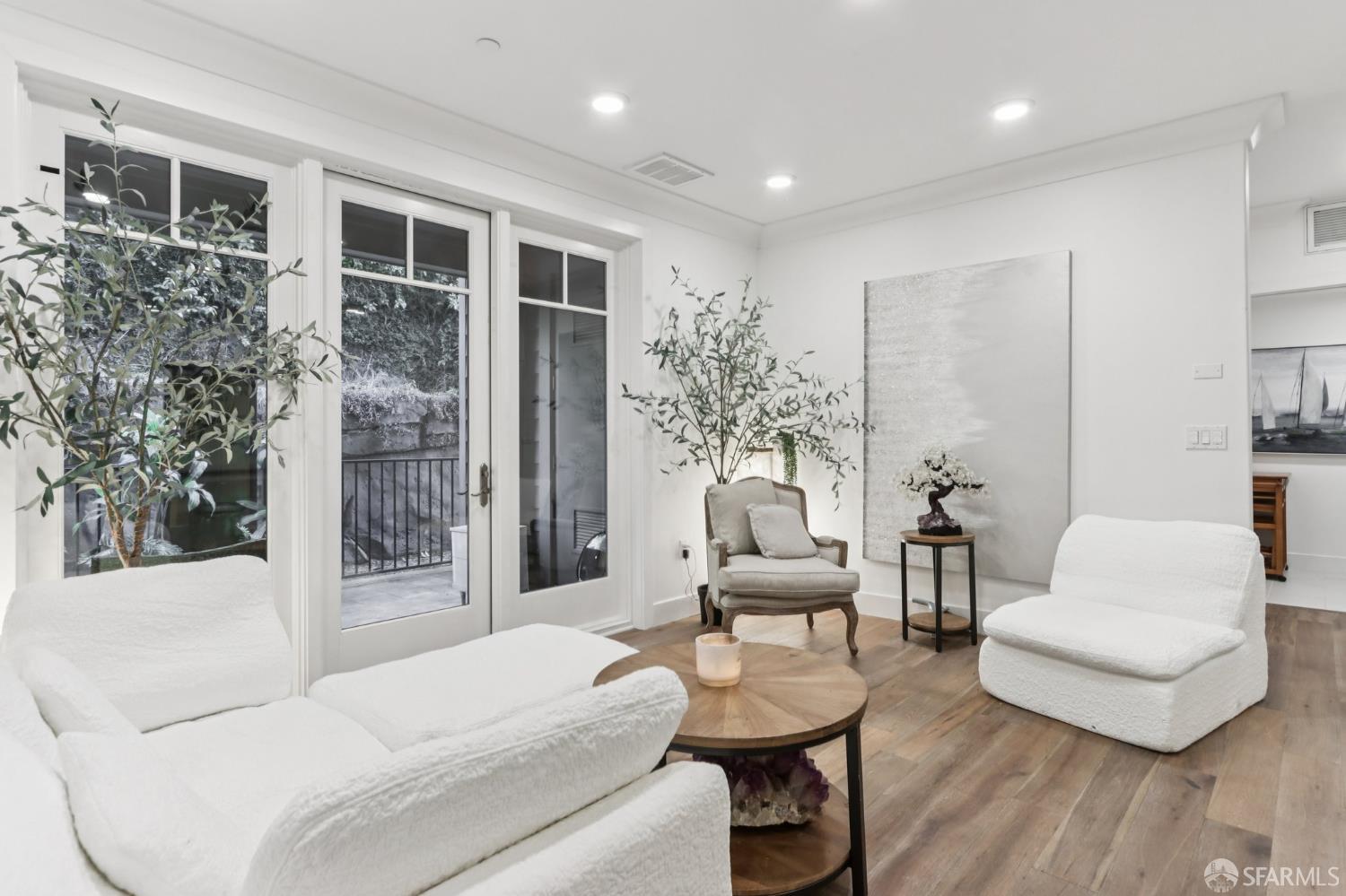 1003 Woodbury Road # 104