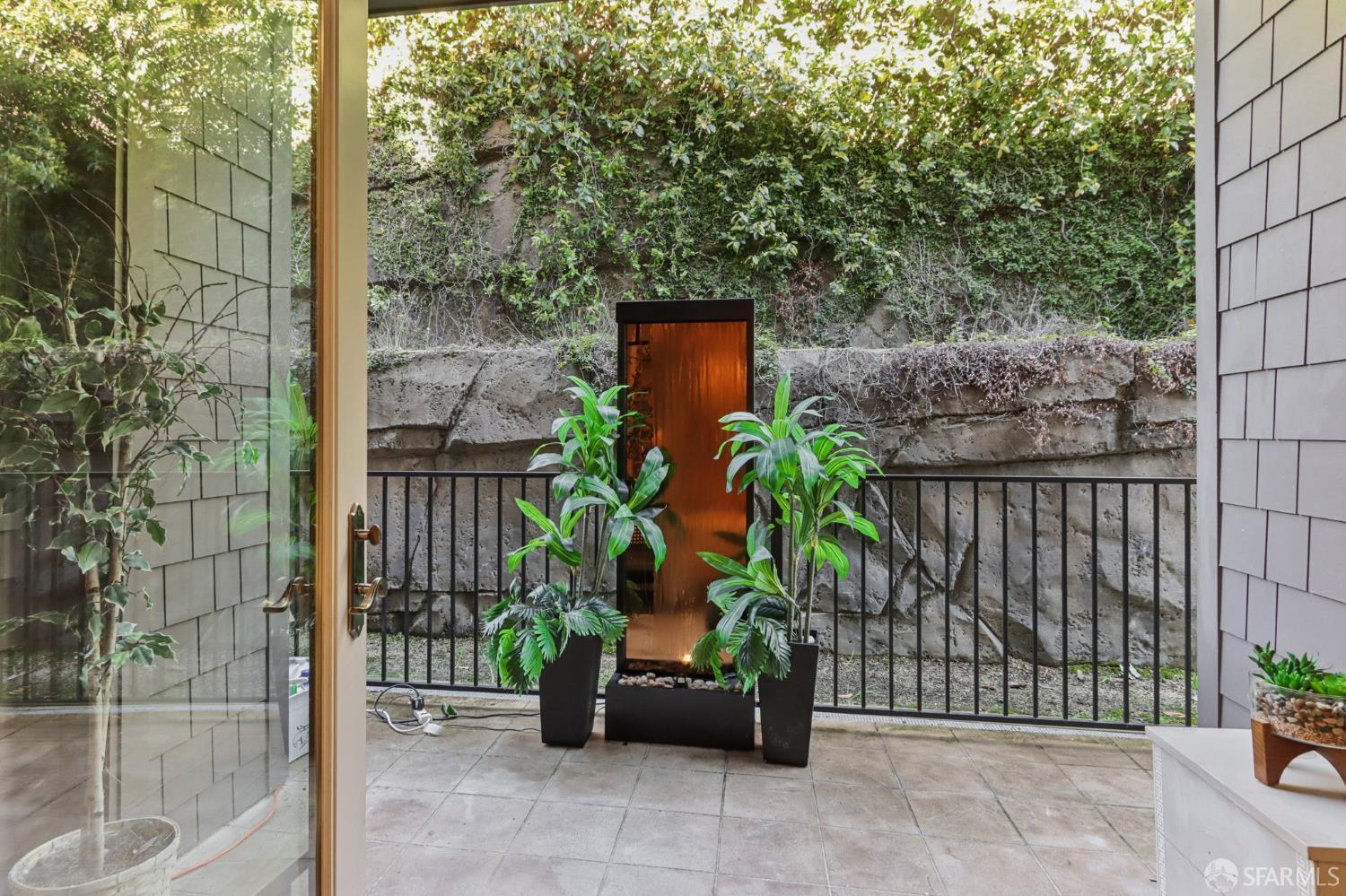 1003 Woodbury Road # 104