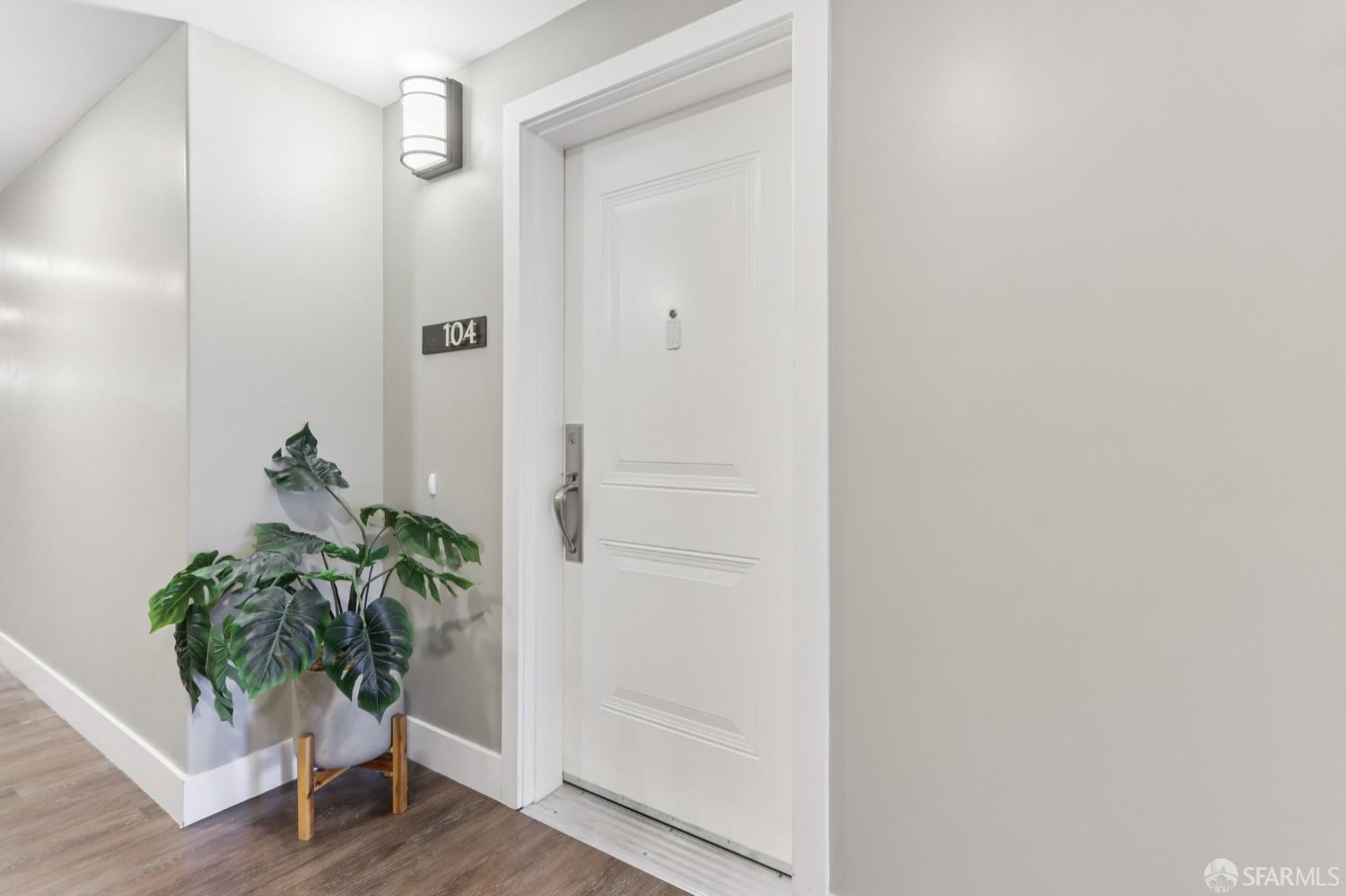 1003 Woodbury Road # 104