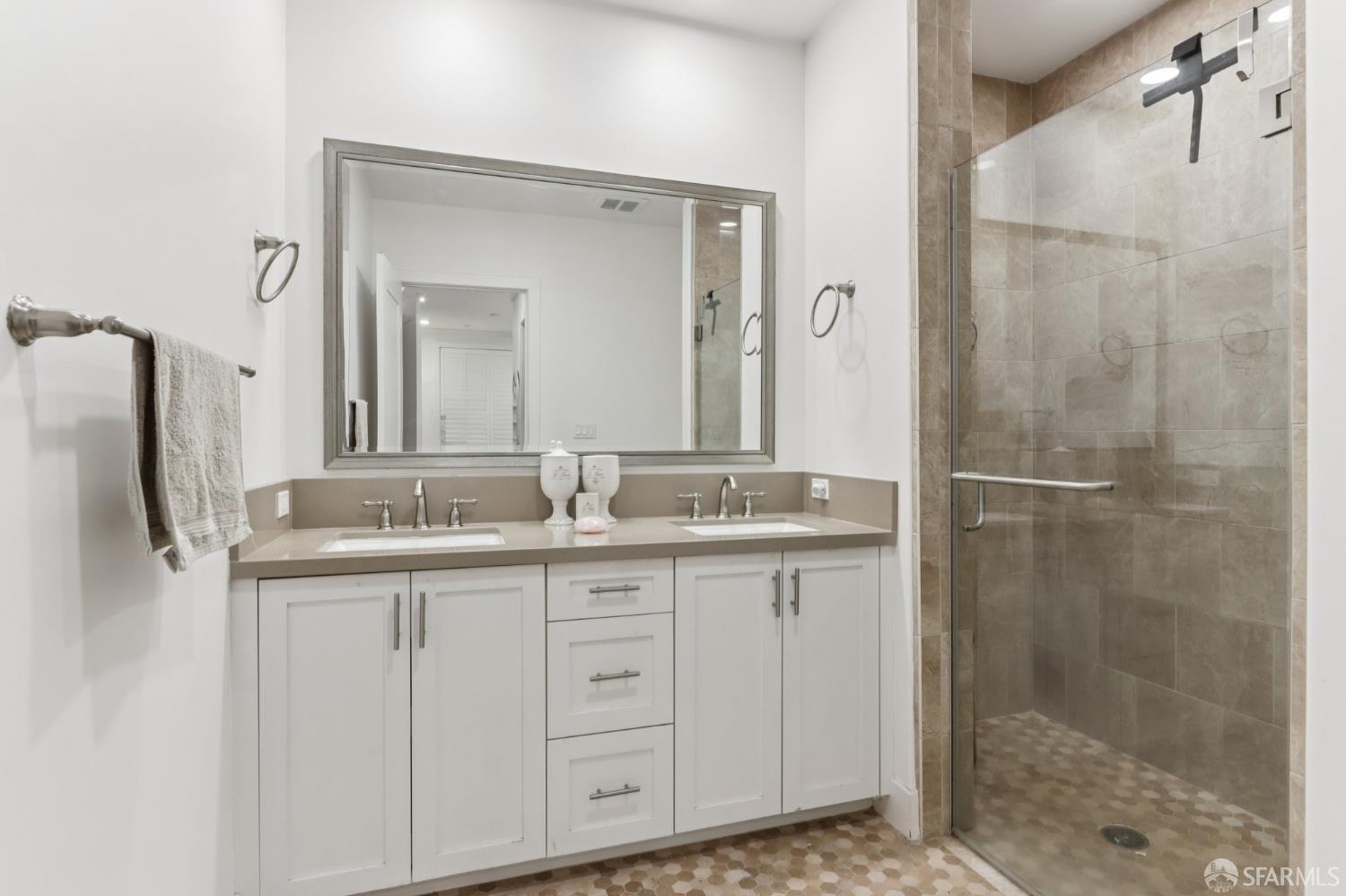 1003 Woodbury Road # 104